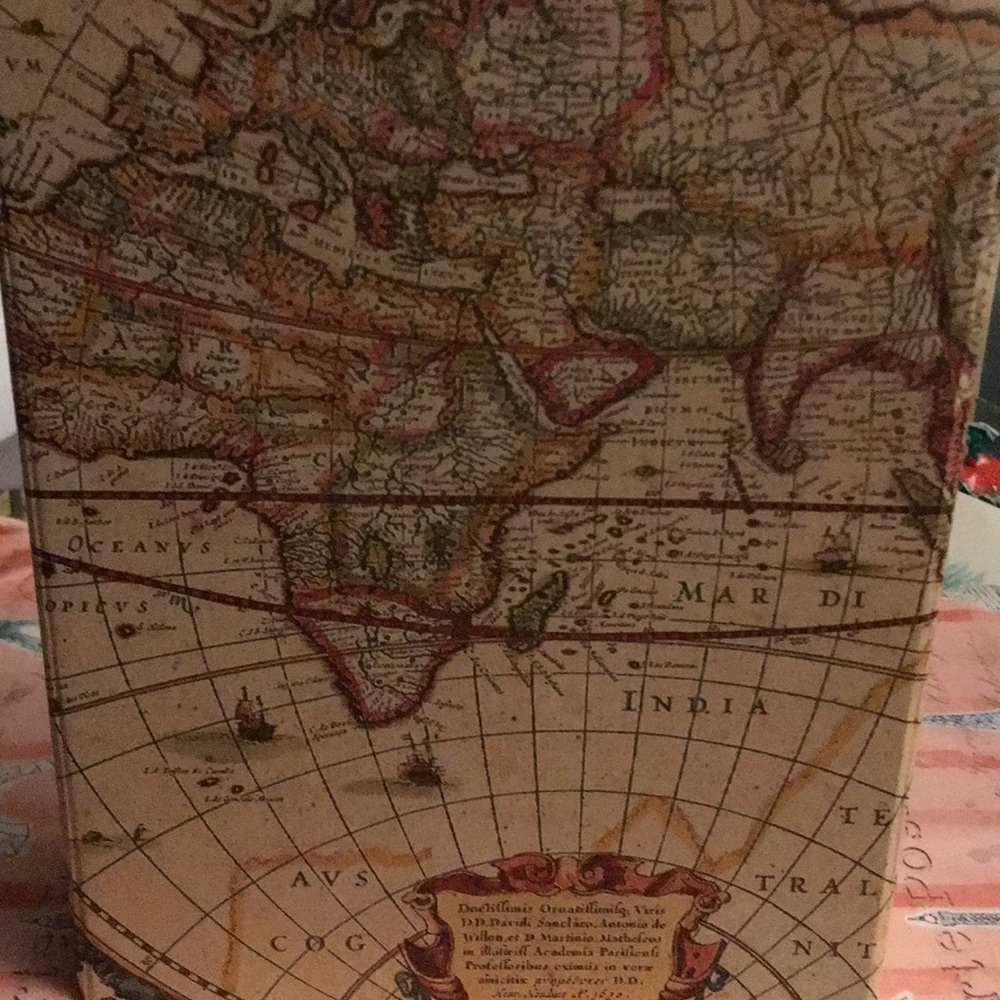 Worldly storage box